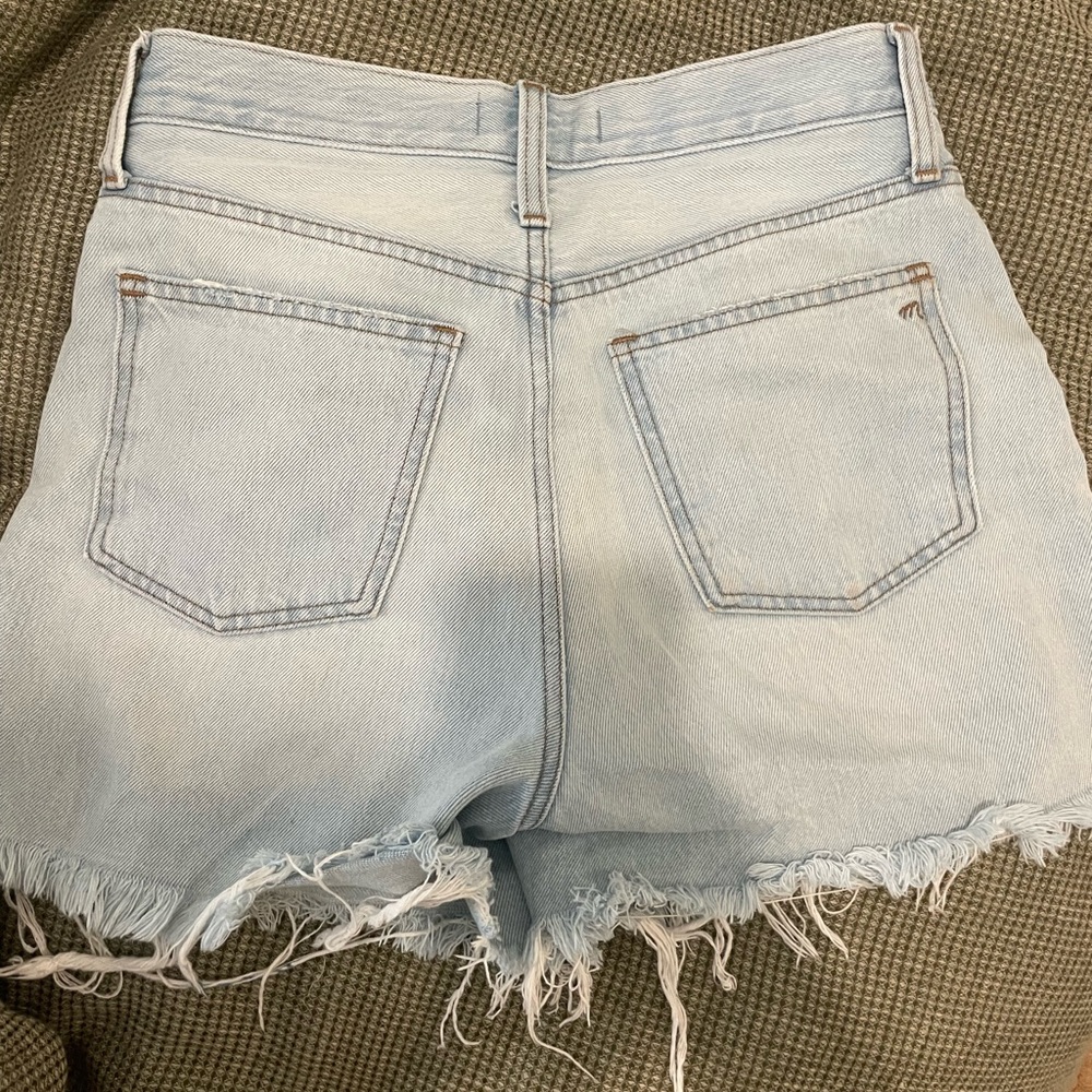 Madewell mom jean shorts, size 25